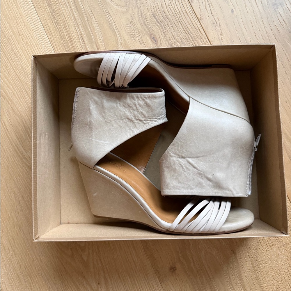 COCLICO Vintage Cream Wedge Sandals